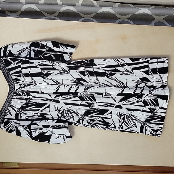 BCBG tunic dress - Picture 4 of 5